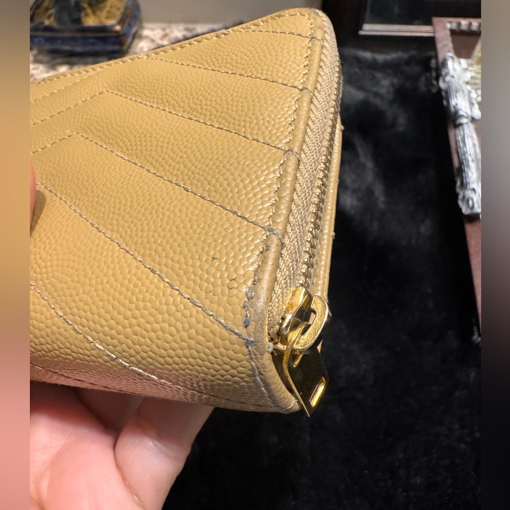 ❌❌SOLD ON FB❌❌🎀YSL Compact Wallet🎀 - Picture 11 of 13